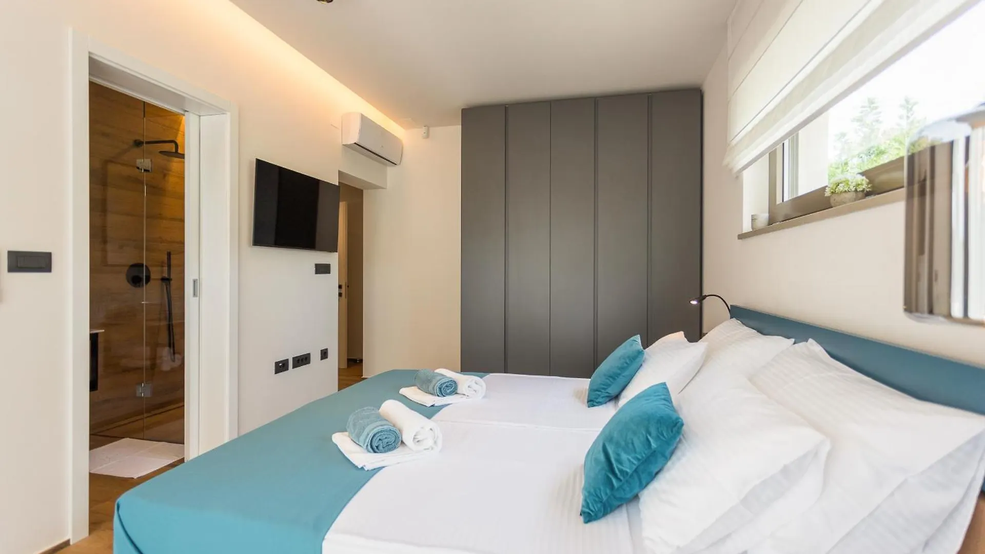 Villa One Way For 8 People Near Medulin With Heated Pool, Kids Playground & Only 200 M From The Beach Banjole