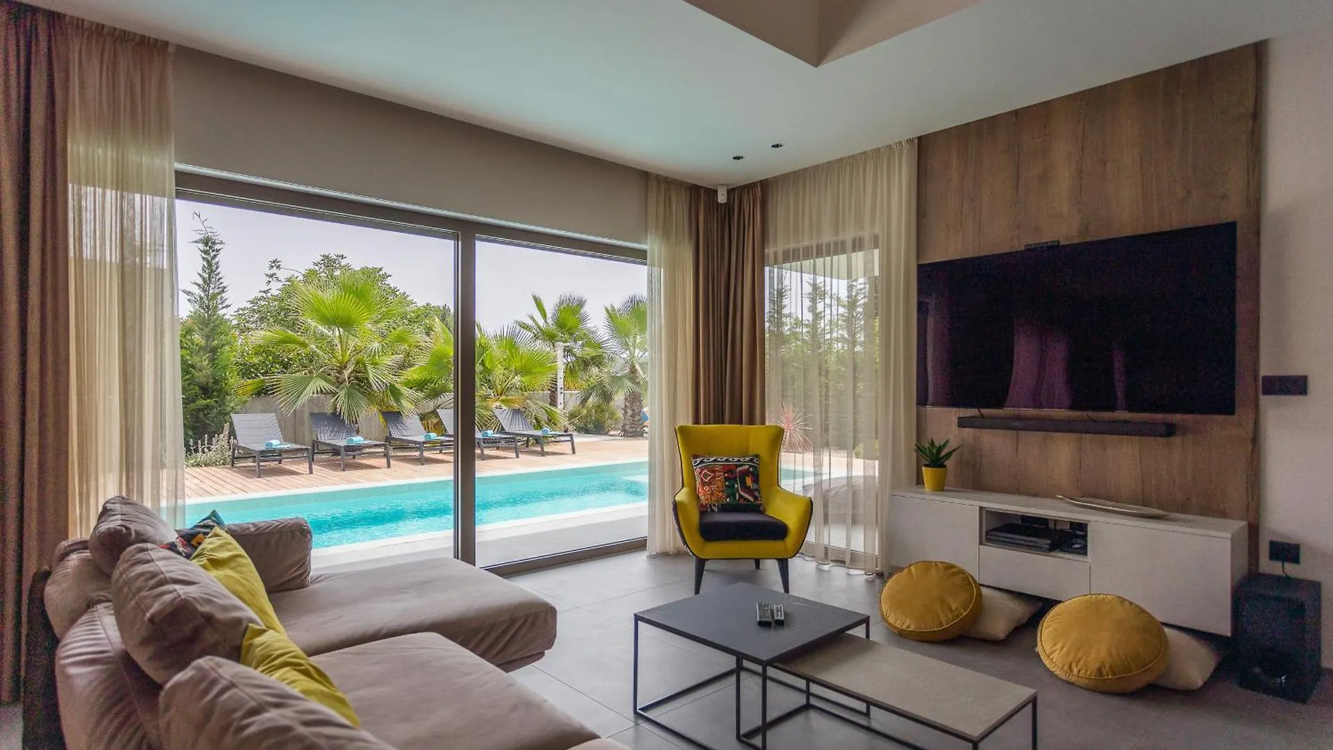 Villa One Way For 8 People Near Medulin With Heated Pool, Kids Playground & Only 200 M From The Beach Banjole 0*,